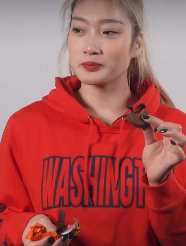 姐被男人伸出的手