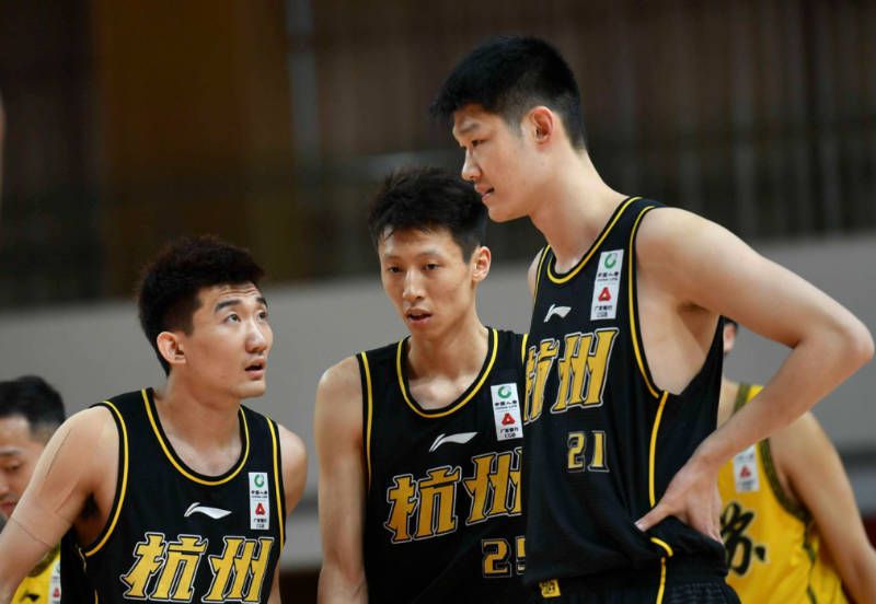 丁香六月狠狠激情综合基地