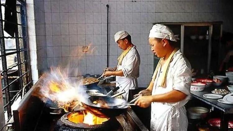 小老婆的肉体内助