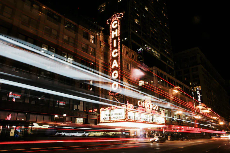 Explore Chicago with our comprehensive travel guide, including tips on the best time to visit, budget accommodations, transportation, and must-try experiences in the Windy City.